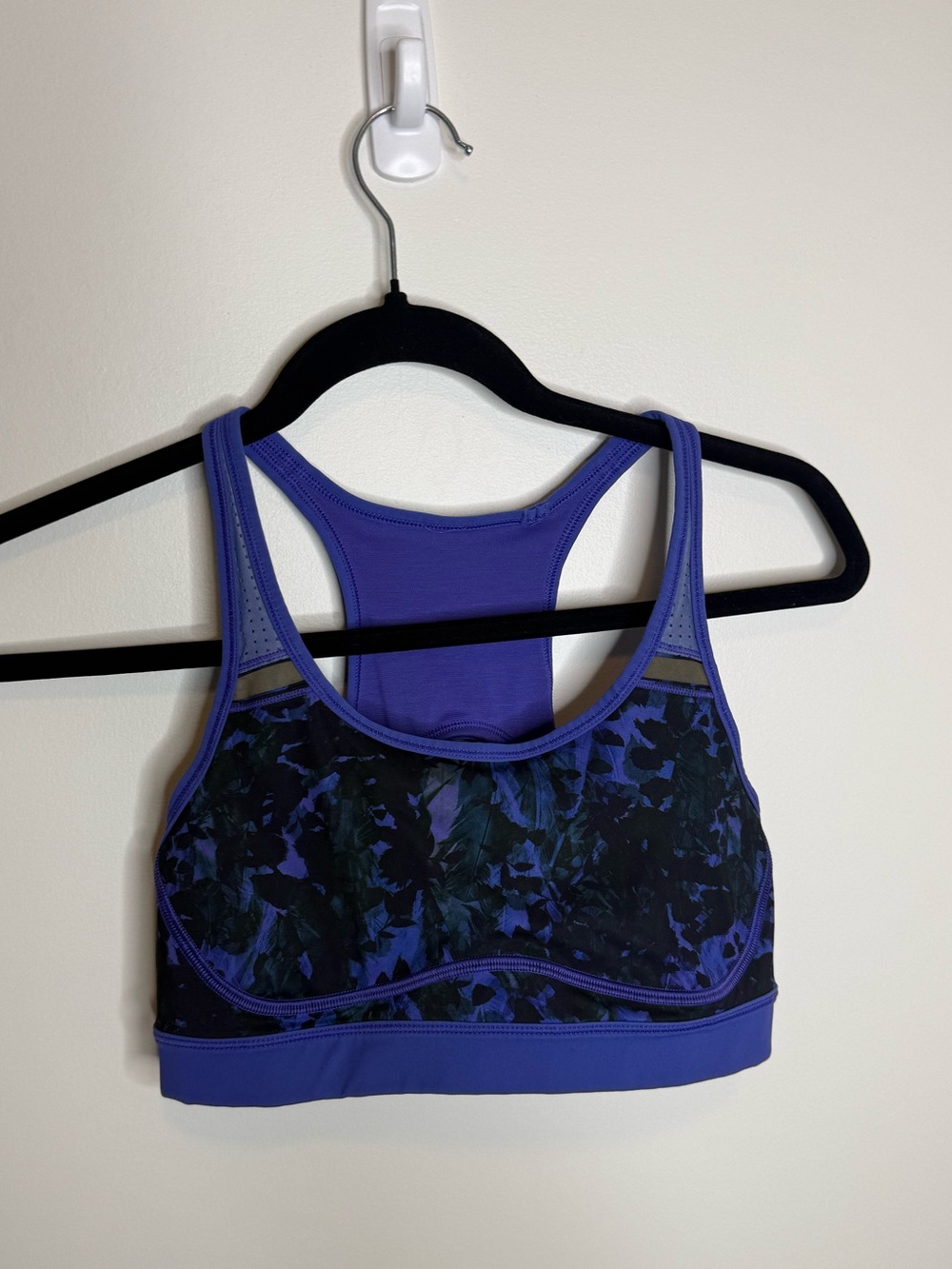 Lululemon Sweaty or Not Bra size 6 purple